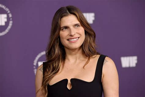 lake bell nude pictures|Pam & Tommy: Lake Bells Nude Photo Leak Influenced Her。